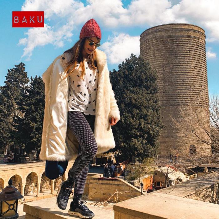 Müge Boz və Nərgiz Kumbasar Bakıda şəhər gəzintisinə çıxıblar